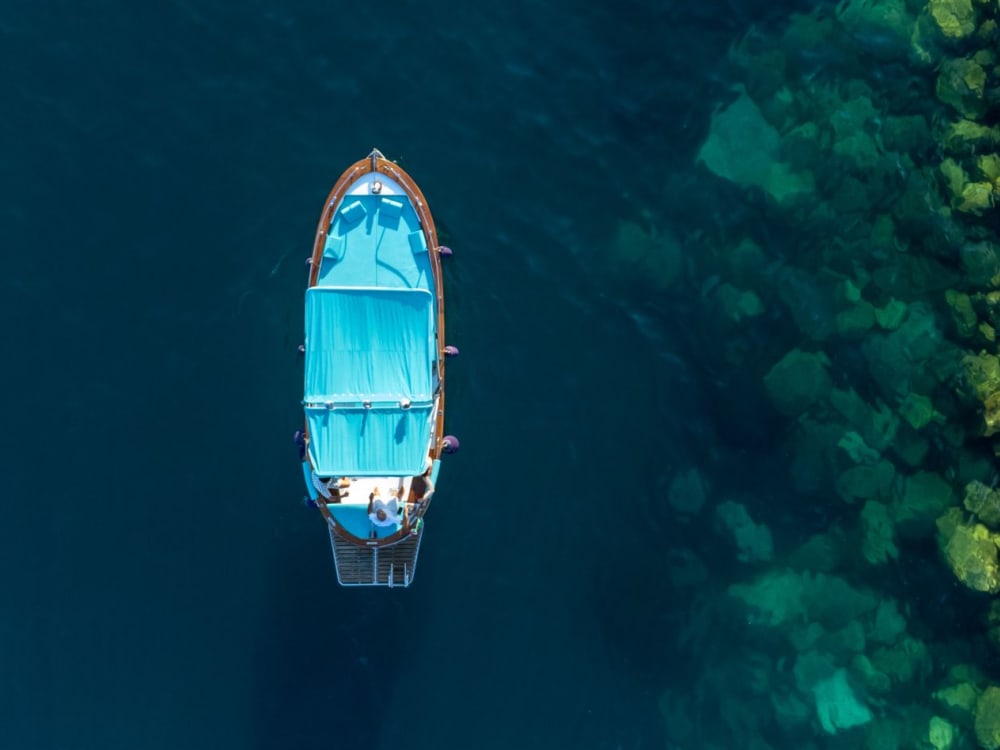 Ganztägige aufregende Kreuzfahrt an der Amalfiküste – versteckte Buchten, Dörfer und legendäre Aussichten!