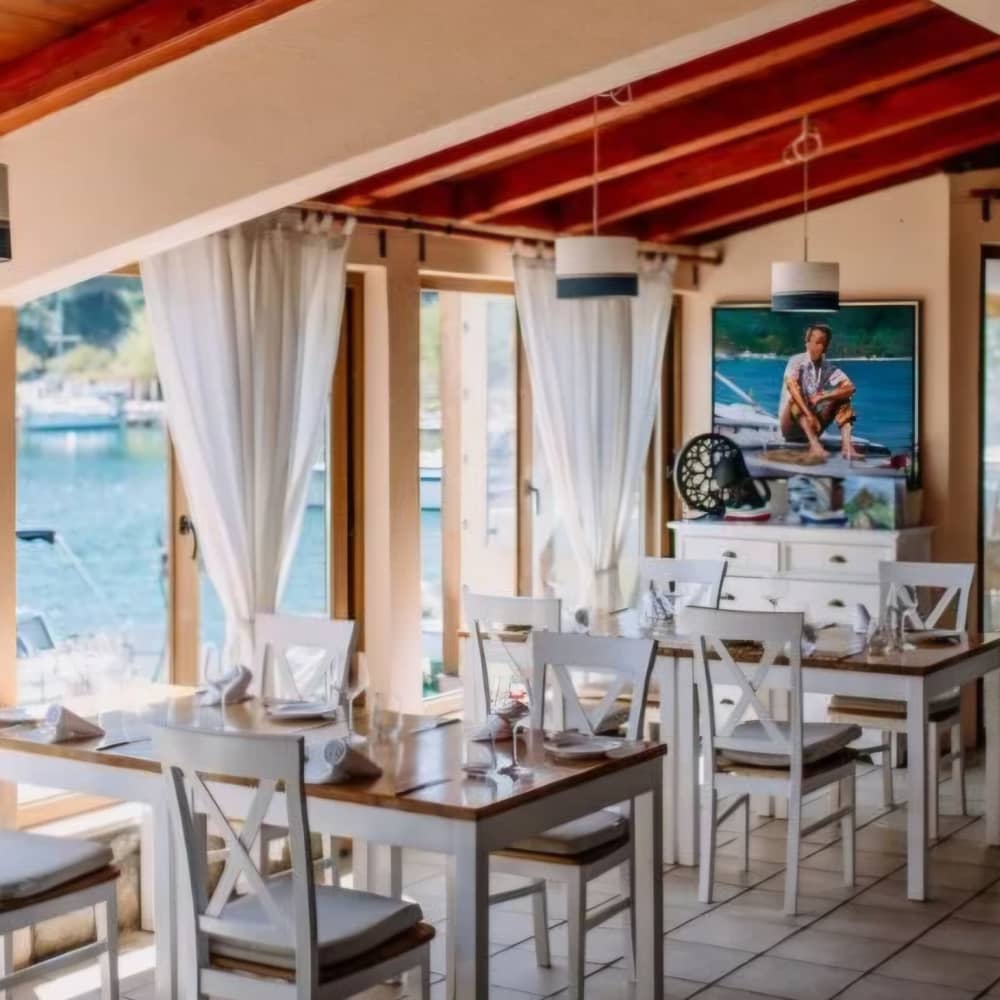 Ontdek de Elaphiti-eilanden: een halve dag 4 uur durend bootavontuur