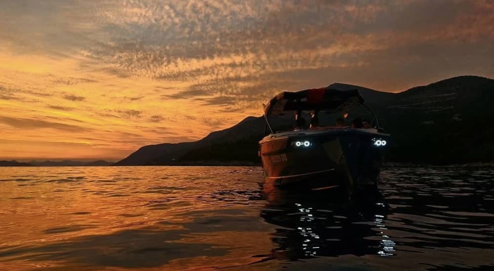 Rejs o zachodzie słońca w Dubrowniku: 2-godzinny malowniczy rejs statkiem