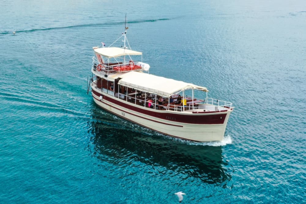 Privat båttur runt Poreč på motorbåt