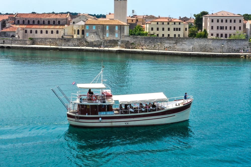 Privat båttur runt Poreč på motorbåt