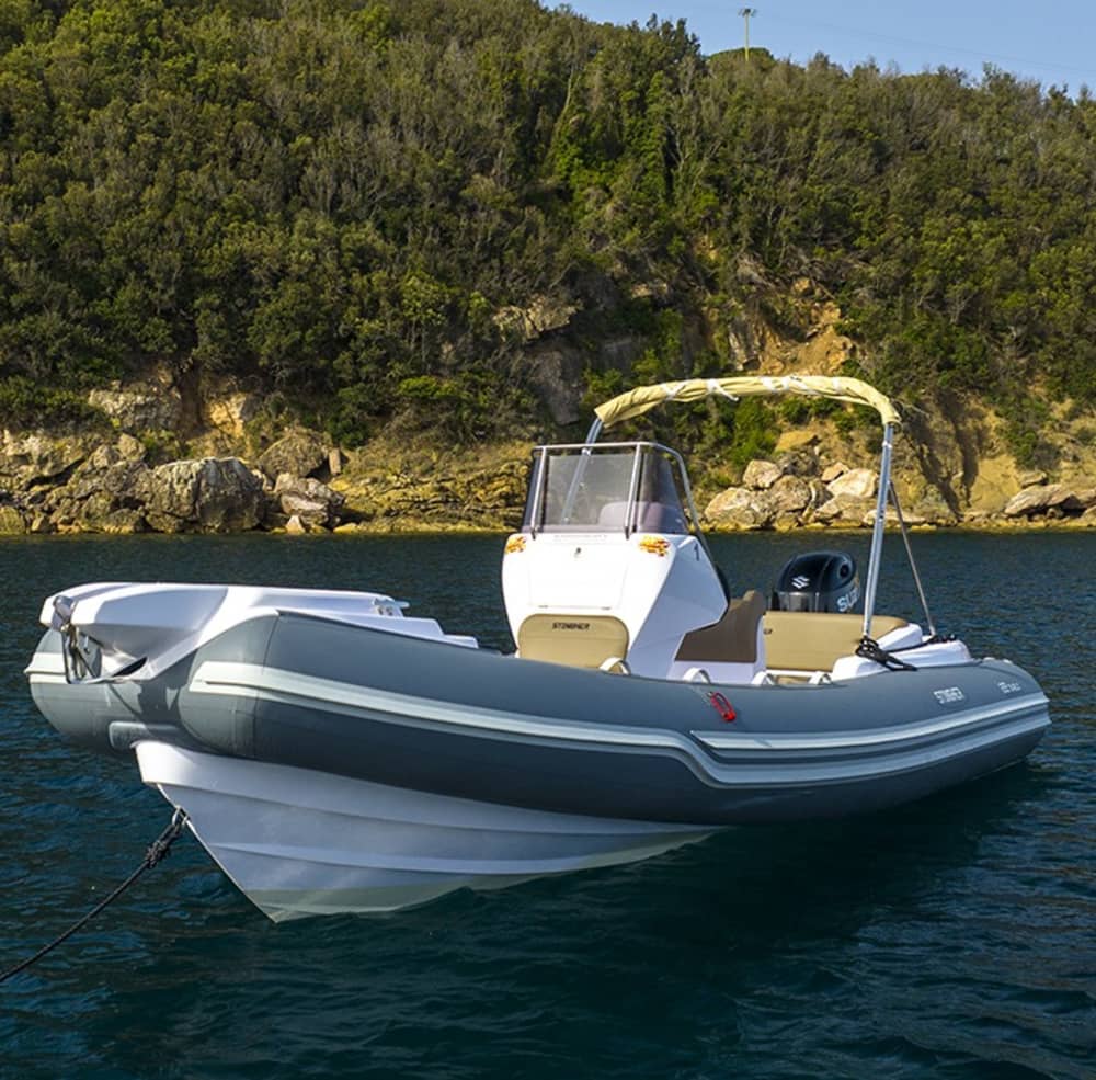 Een dag op Elba op een motorboot