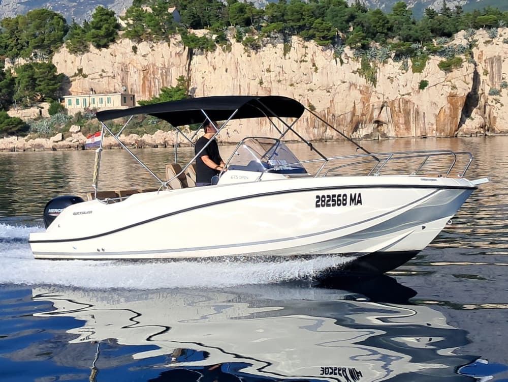 One day in Makarska on a motorboat - 3 islands tour