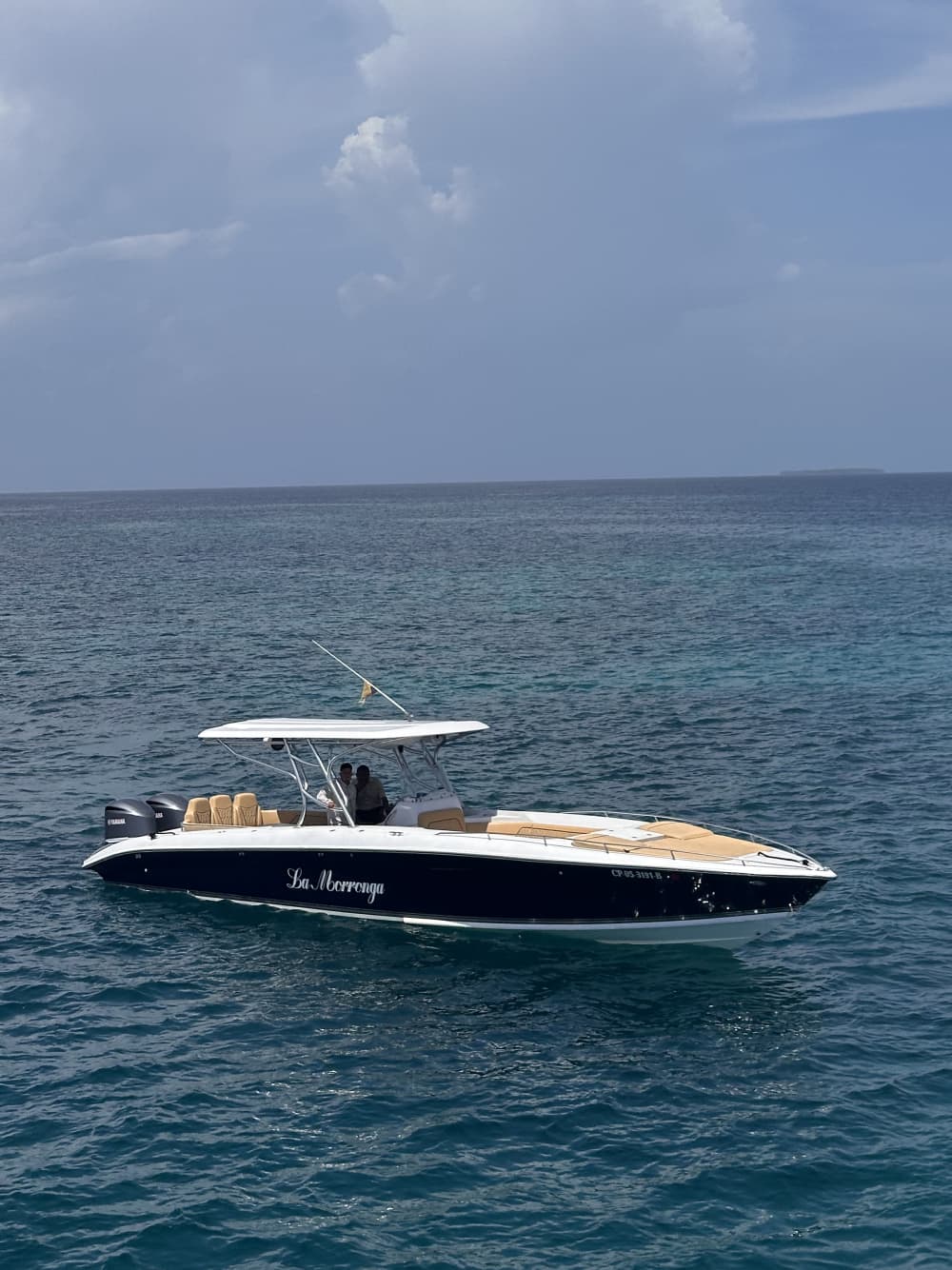 Disfruta el caribe colombiano en una lancha deportiva y rápida