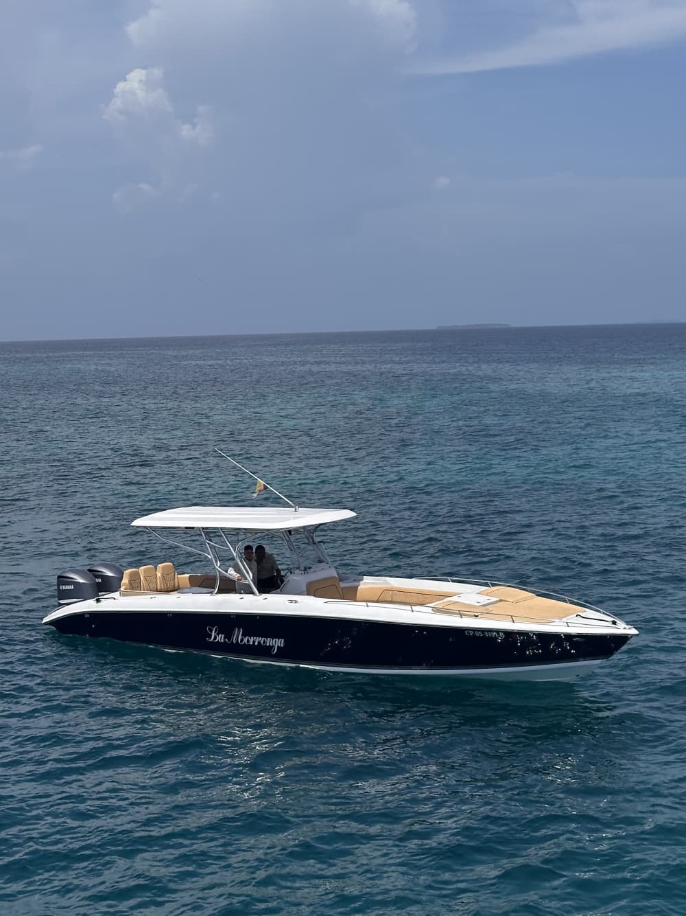 Disfruta el caribe colombiano en una lancha deportiva y rápida