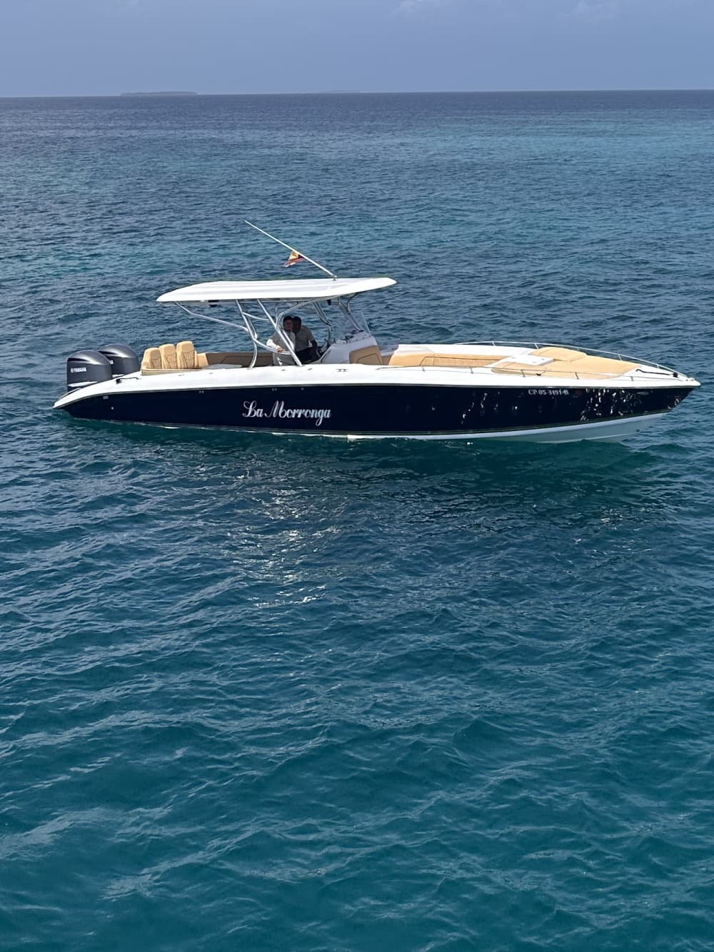Disfruta el caribe colombiano en una lancha deportiva y rápida