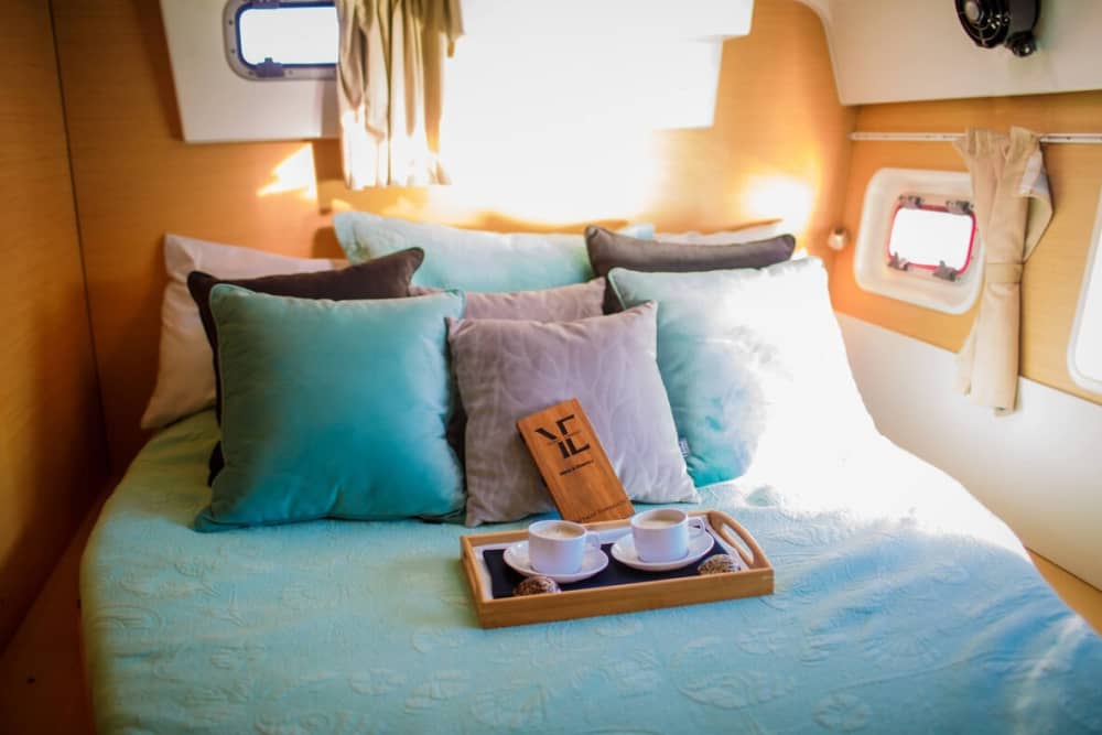 Vive Puerto Aventuras como nunca antes a bordo de un catamarán.