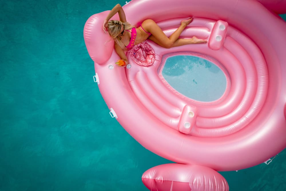 Vive Puerto Aventuras como nunca antes a bordo de un catamarán.