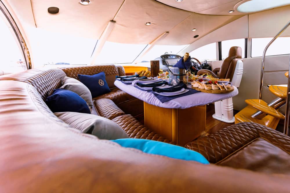 Escapada a Puerto Aventuras: 4 horas y media de relax en lancha motora.