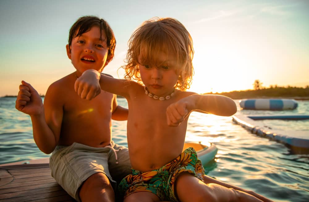 Escapada a Puerto Aventuras: 4 horas y media de relax en lancha motora.