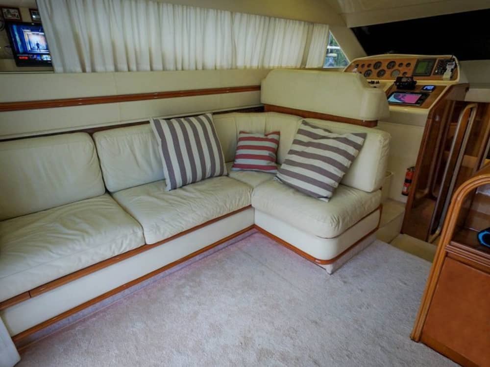 Dedica 9 horas a descubrir la magia oculta de Puerto Aventuras desde las olas.