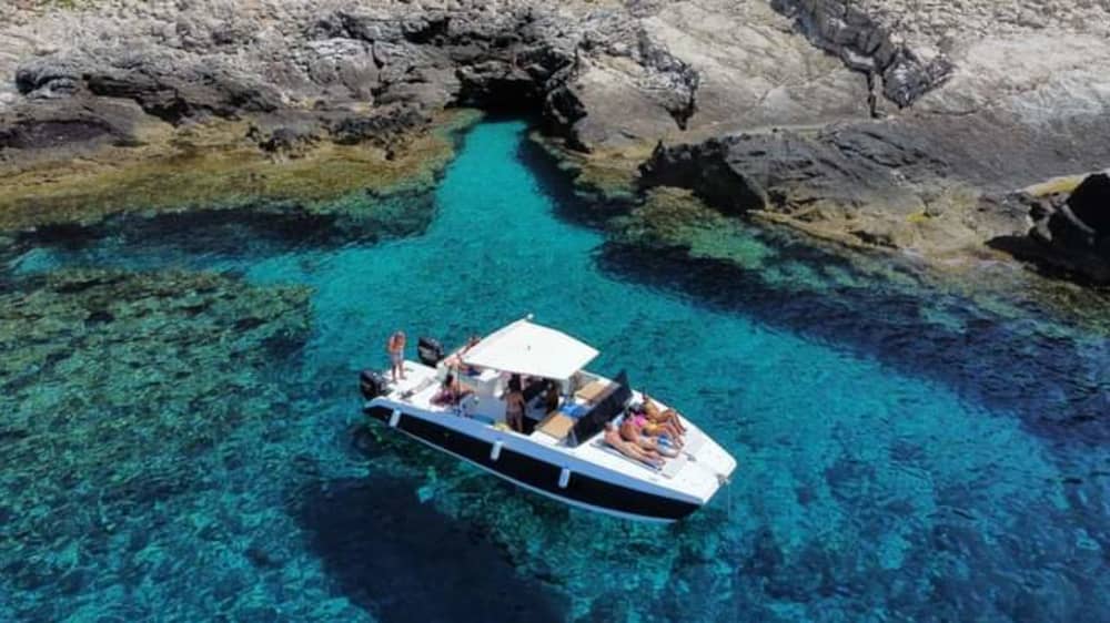 Ein Tag in Trapani auf einem Motorboot