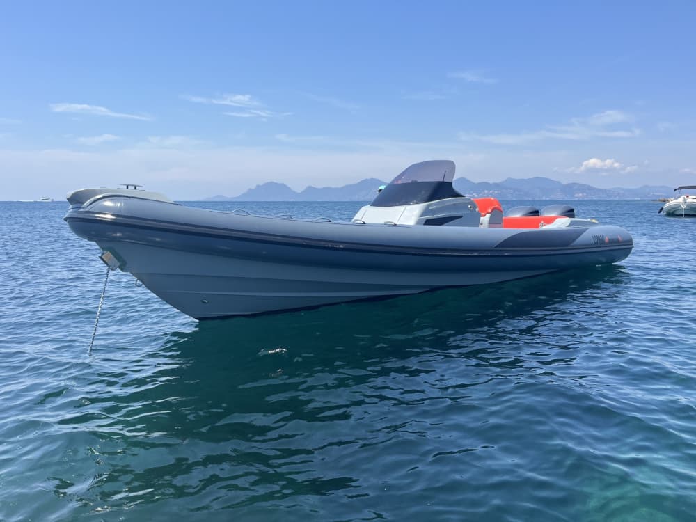 Enjoy 7h30 on a motorboat in Golfe Juan