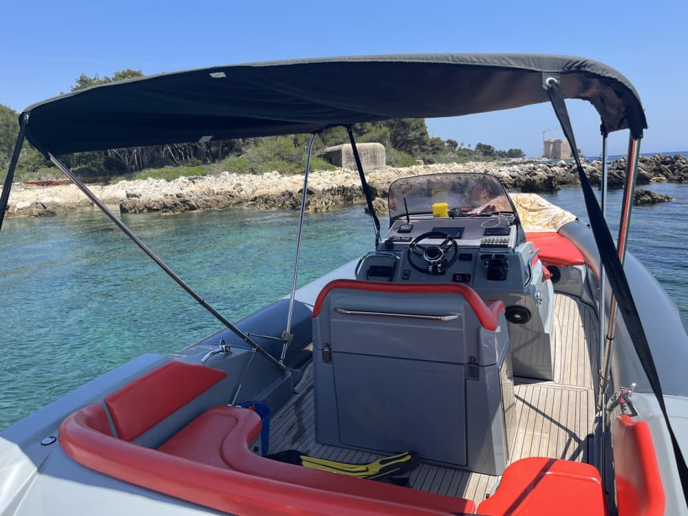 Enjoy 7h30 on a motorboat in Golfe Juan