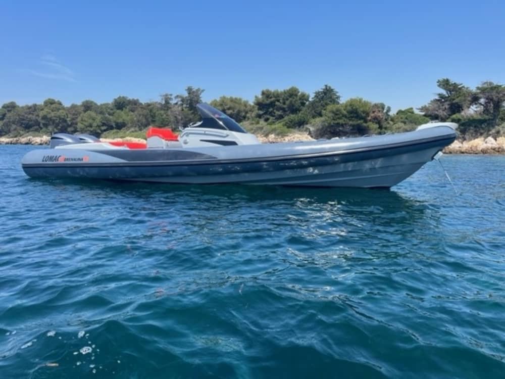 Goditi 7 ore e 30 minuti su un motoscafo a Golfe Juan