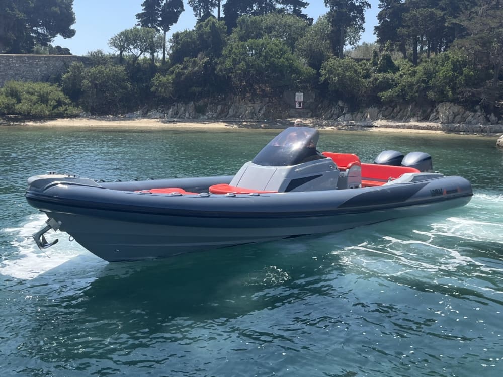 Njut av 7:30 på en motorbåt i Golfe Juan