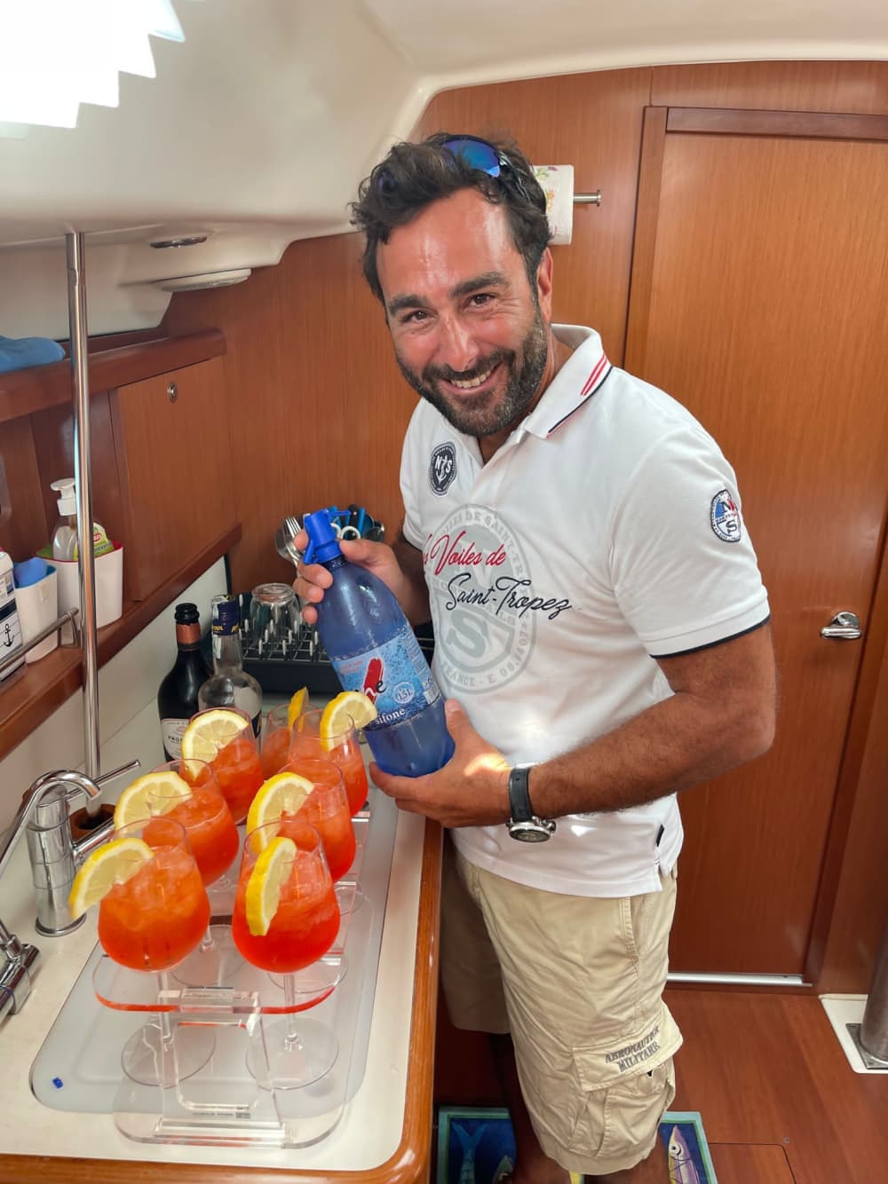 Esperienza di navigazione di un'intera giornata su una barca a vela a Salerno