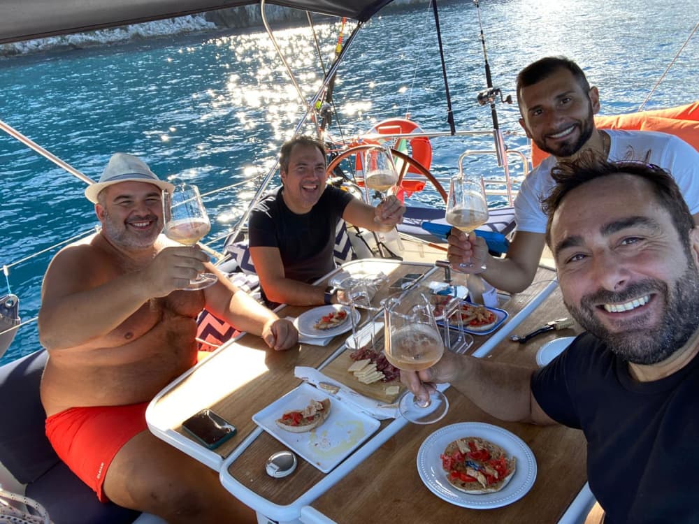 Full-day sailing experience on a sailboat in Salerno
