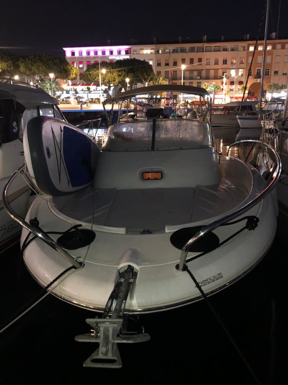 Neem 9 uur de tijd om de verborgen magie van Saint-Raphaël vanaf de golven te ontdekken.