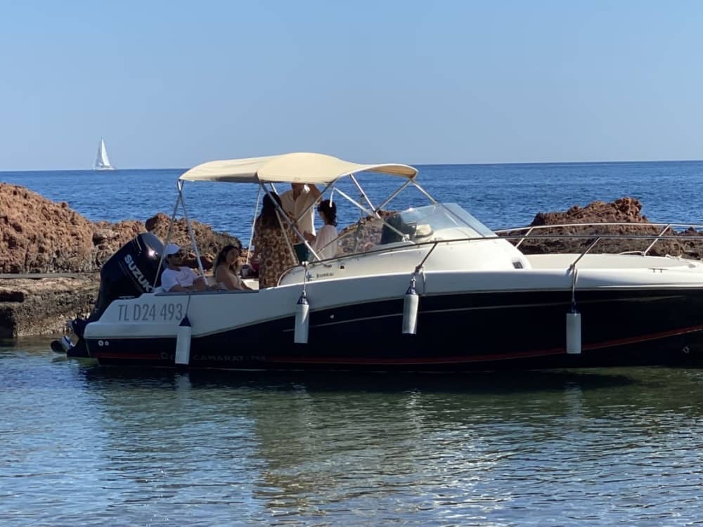 Neem 9 uur de tijd om de verborgen magie van Saint-Raphaël vanaf de golven te ontdekken.