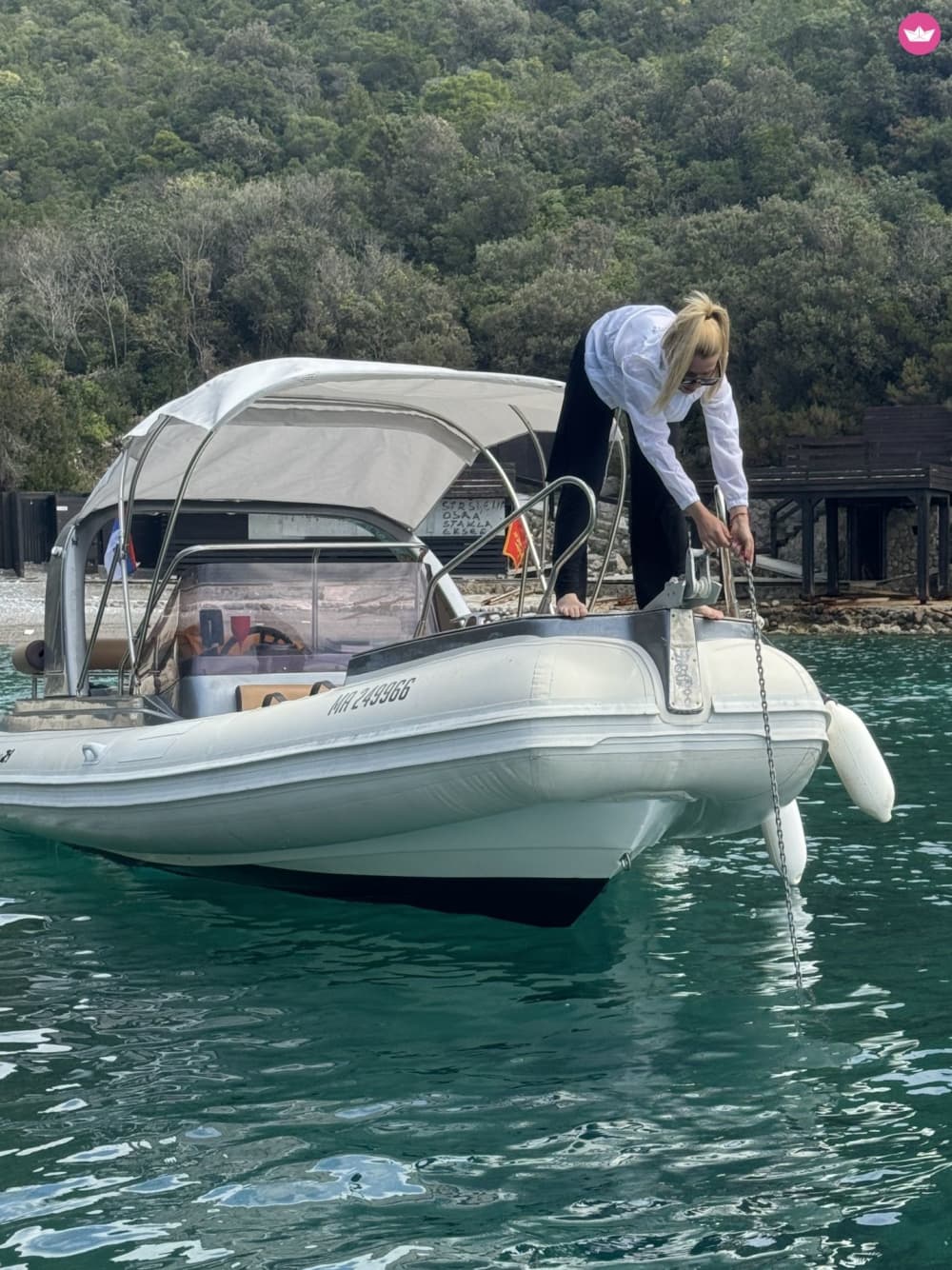 Experiencia privada en lancha neumática semirrígida en Montenegro.