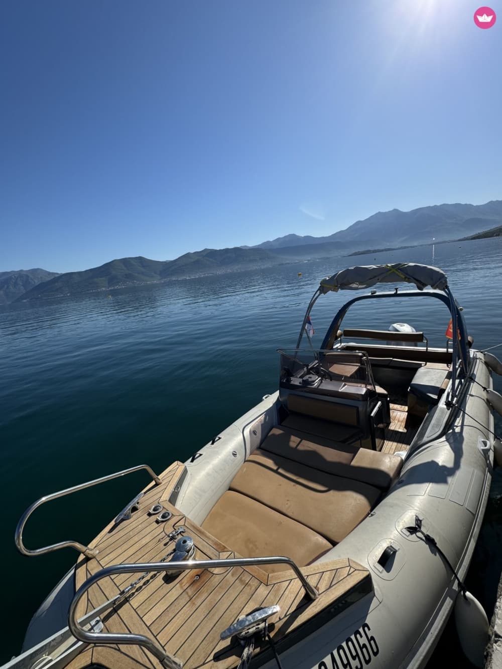 Experiencia privada en lancha neumática semirrígida en Montenegro.