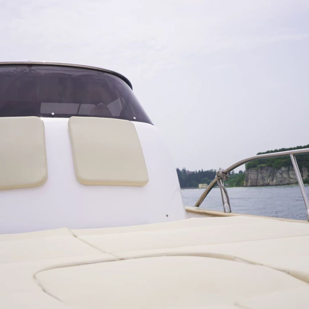 Ausflug in die Cinque Terre: Erkunden Sie farbenfrohe Dörfer und schwimmen Sie im kristallklaren Wasser von Lerici aus.