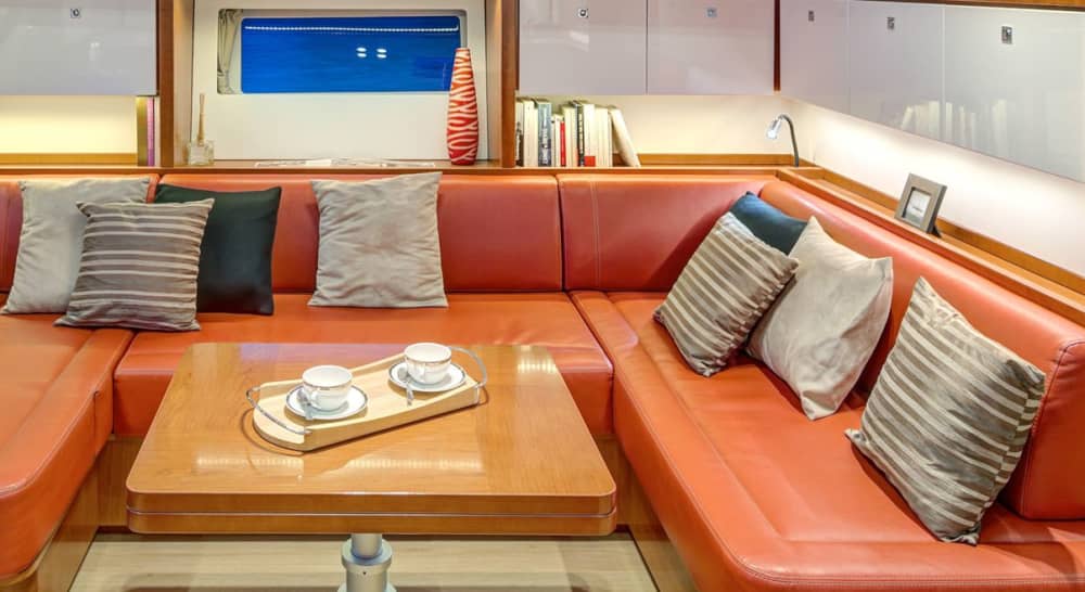 L’Évasion Authentique : 8h de Voile & Sérénité à Antibes