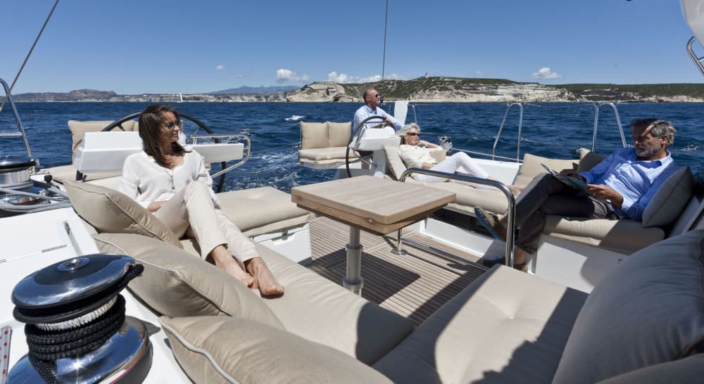 L’Évasion Authentique : 8h de Voile & Sérénité à Antibes