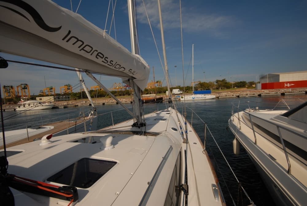 Utforska Valencia och njut av en heldags segling på en segelbåt