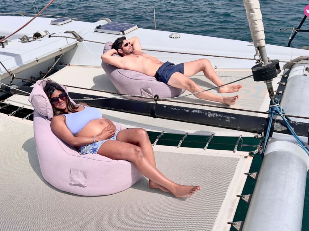 Entdecken Sie Ibiza und Formentera vom Meer aus bei einem privaten 8-stündigen Katamaranausflug.