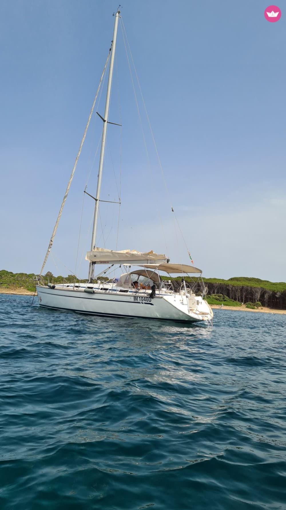 Half-day cruise in the Gulf of Cagliari: sail towards the horizon with Prosecco swimming stops.