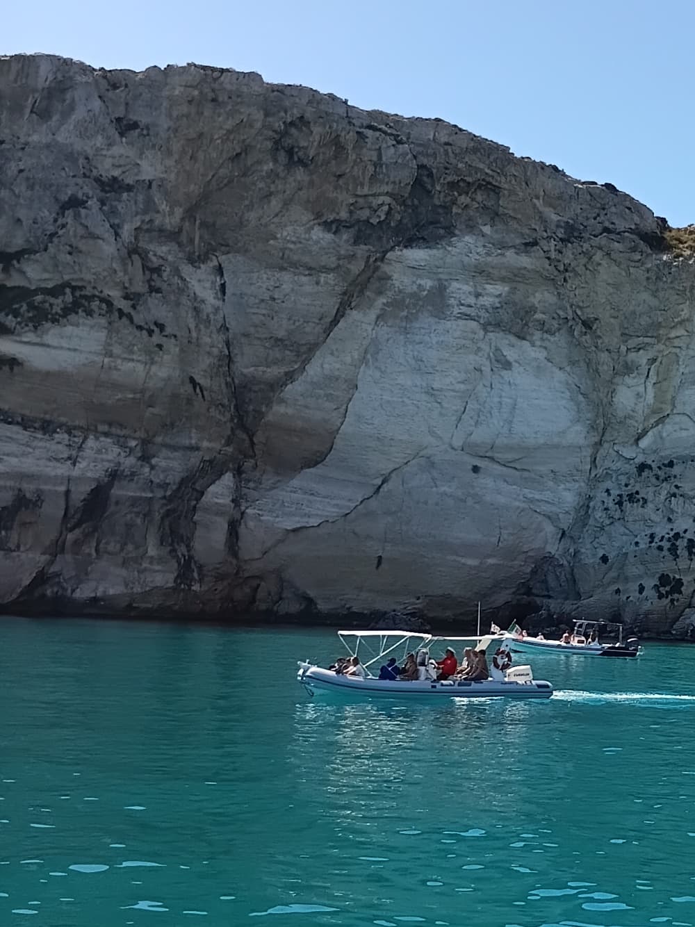 Mari Pintau, une croisière d'une journée avec déjeuner : découvrez les merveilles côtières de Cagliari.