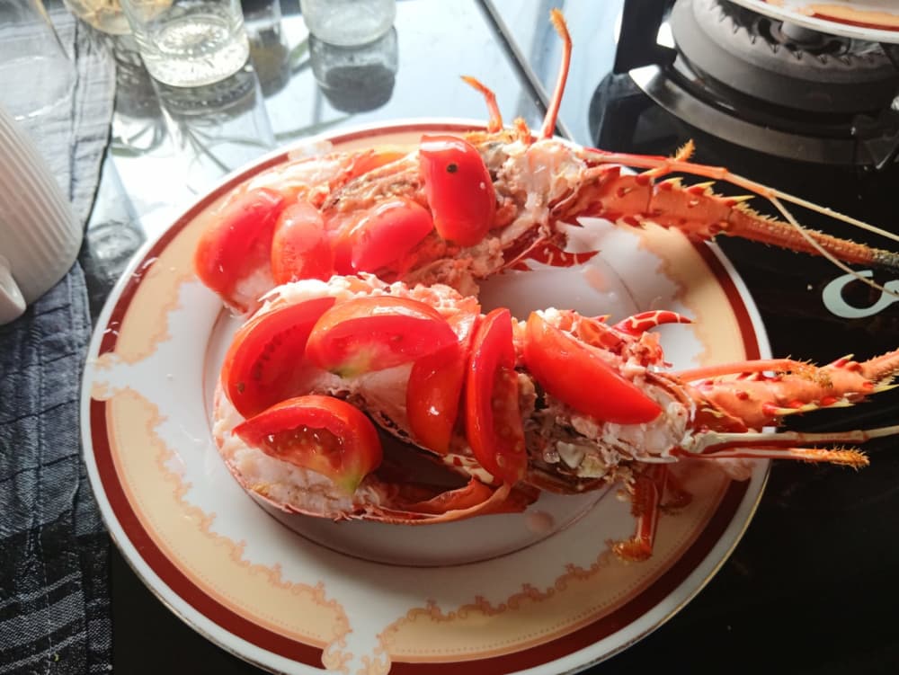Abendessen im Hafen von Cagliari, ein einzigartiges romantisches oder geselliges Erlebnis im Herzen der Stadt bei Sonnenuntergang oder am Abend.