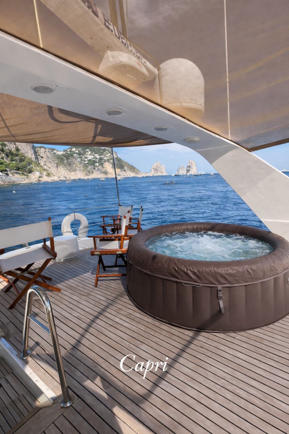 Exklusive Yacht mit Whirlpool und Skybar in Capri