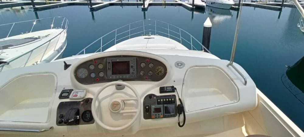 Prywatny 2-godzinny rejs jachtem Azimuth o zachodzie słońca, aby odkryć Dubaj od strony morza