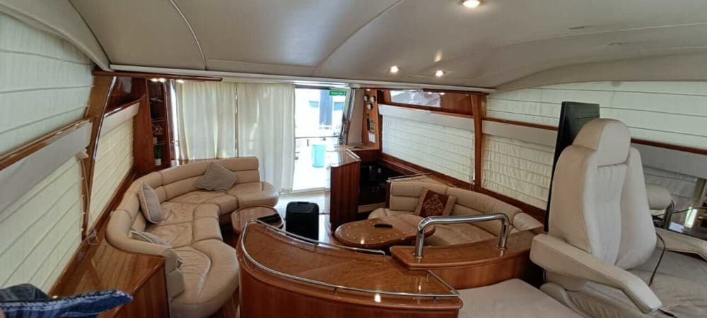 Prywatny 2-godzinny rejs jachtem Azimuth o zachodzie słońca, aby odkryć Dubaj od strony morza