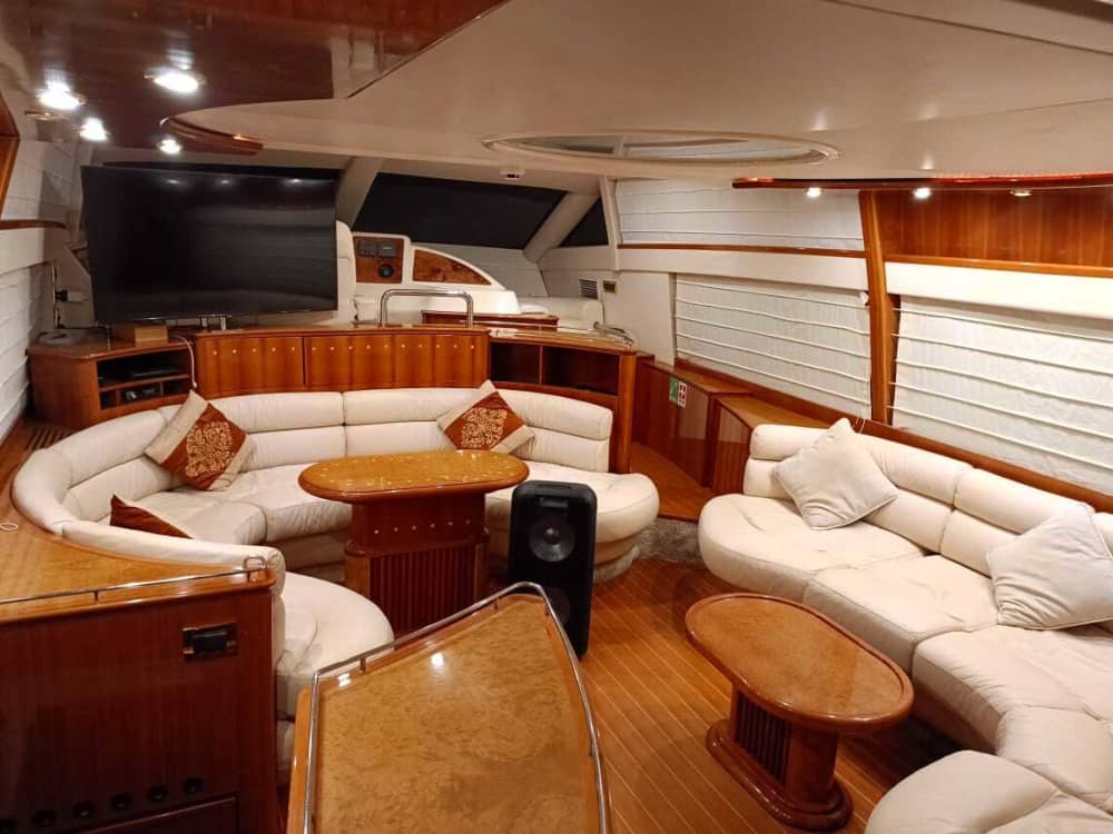 Prywatny 2-godzinny rejs jachtem Azimuth o zachodzie słońca, aby odkryć Dubaj od strony morza