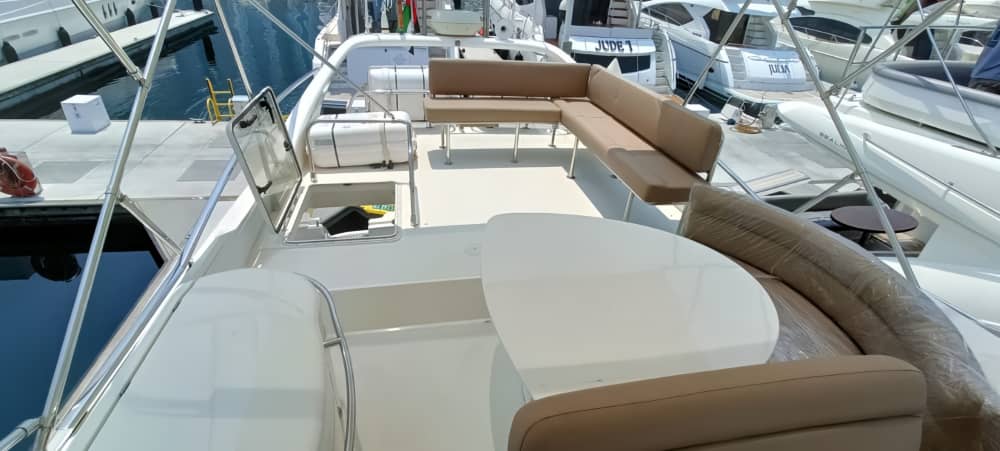 Prywatny 2-godzinny rejs jachtem Azimuth o zachodzie słońca, aby odkryć Dubaj od strony morza