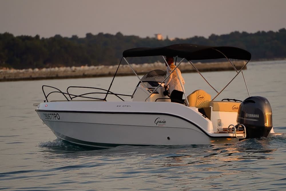 Hvar e la magica Laguna Blu