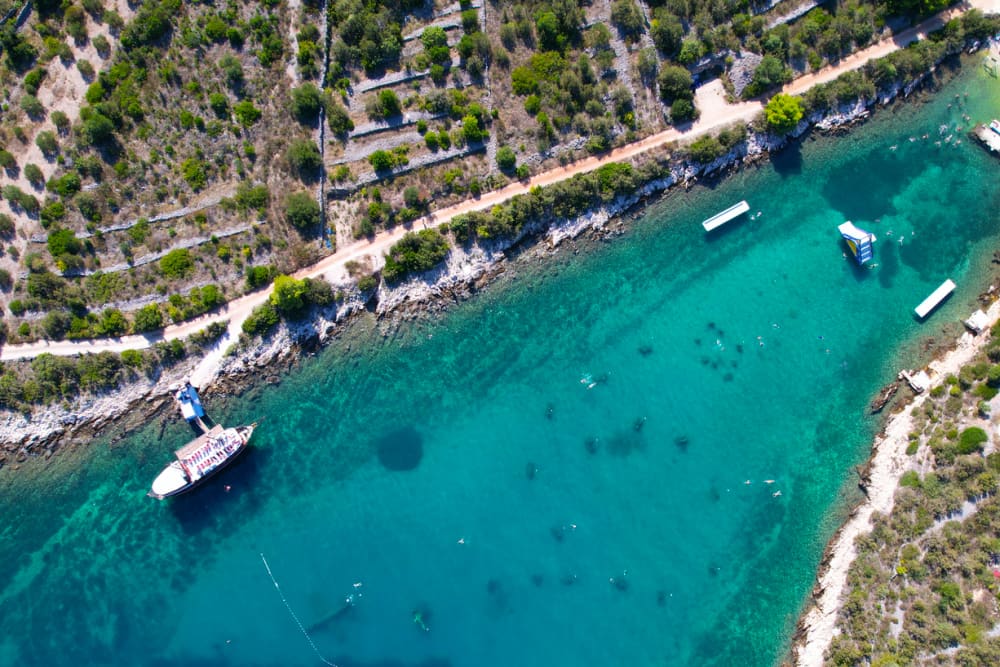 Escape a Bahías Ocultas: Excursión de medio día a un paraíso aislado