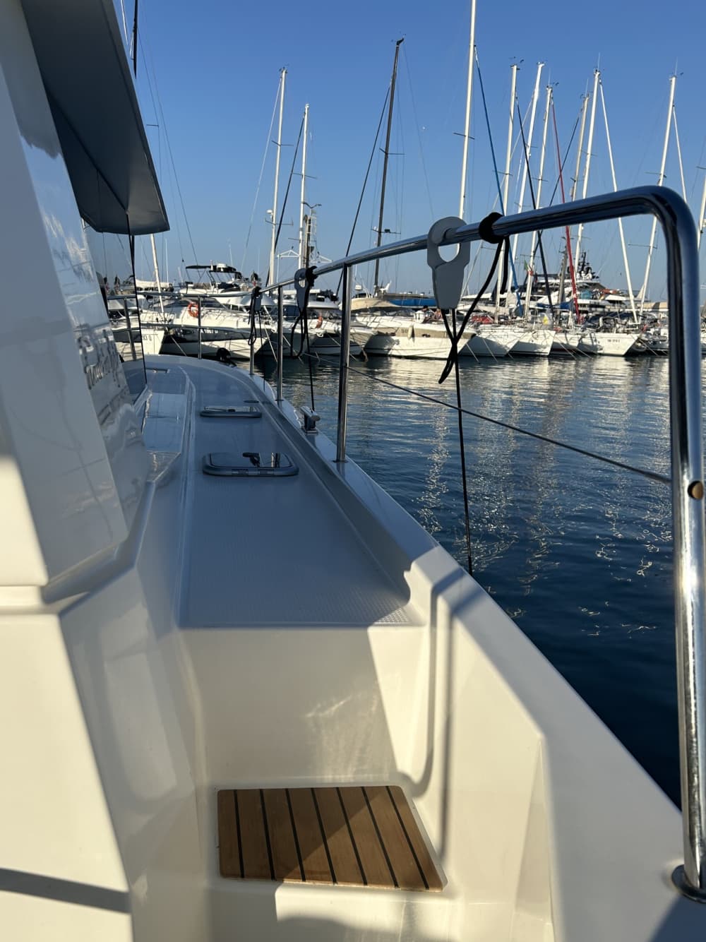 Scopri Bari con un'escursione in barca a vela di un'intera giornata.