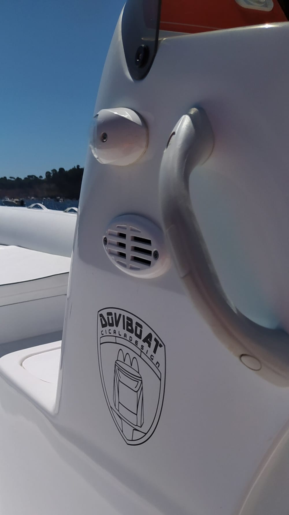 Genießen Sie 8 Stunden auf einem Motorboot in Neapel