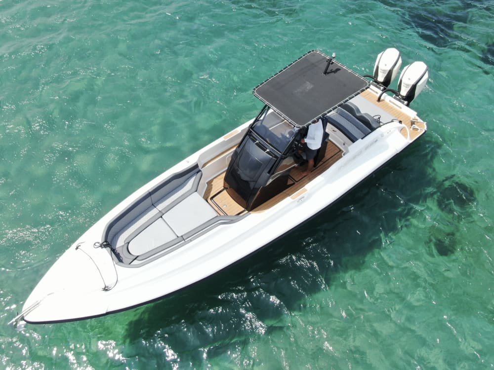 Paros escape: 4h of relaxation on a motorboat