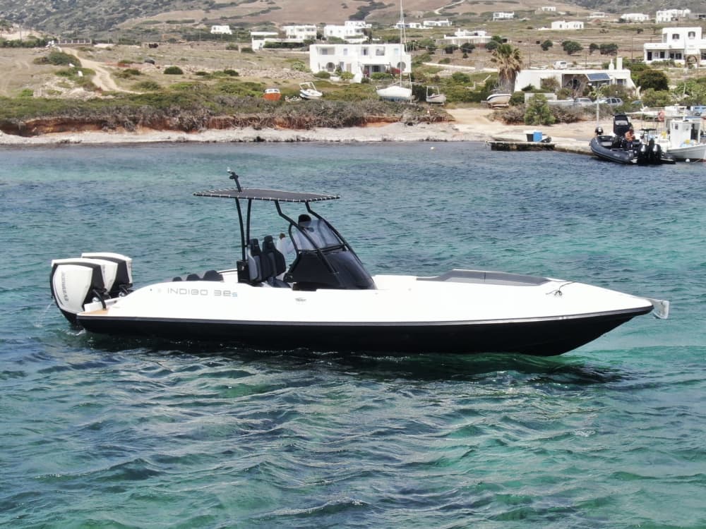 Paros escape: 4h of relaxation on a motorboat