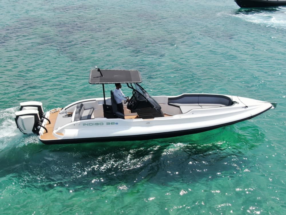 Paros escape: 4h of relaxation on a motorboat