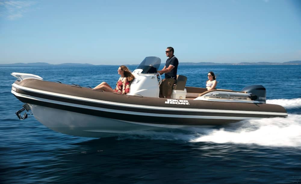 Entdecken Sie die Küste von Saint-Tropez: Ein kompletter Tagesausflug an Bord eines Motorboots