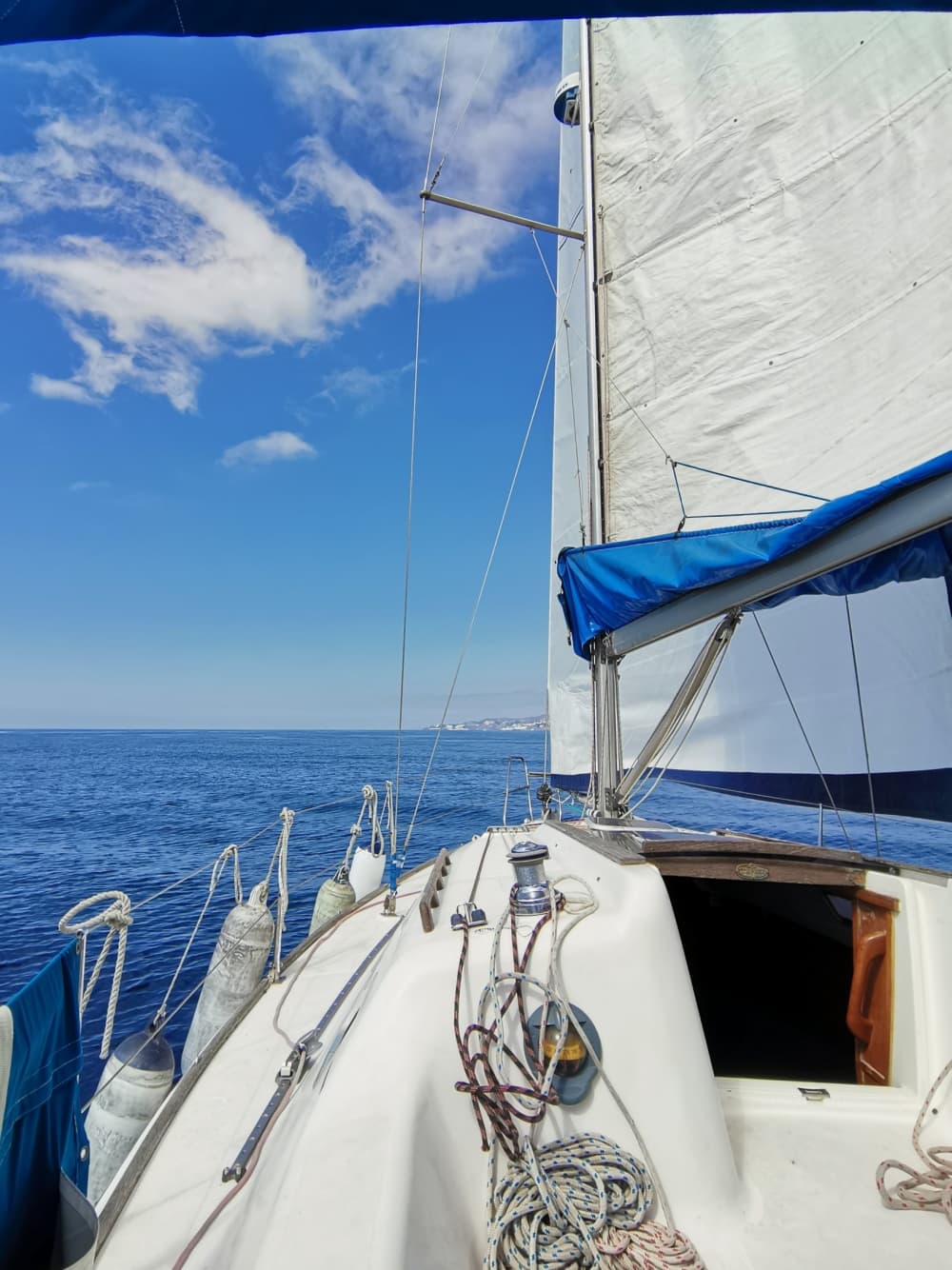 7 Stunden Segeln entlang der Küste von Caleta de Velez