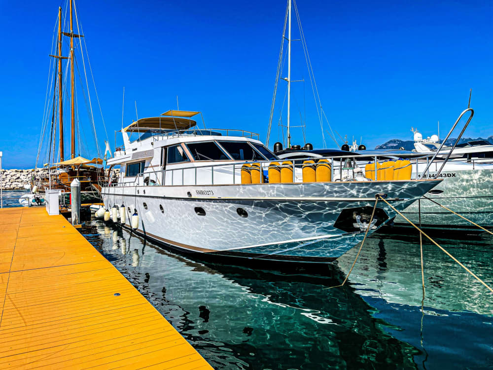 Da Capri: Excursión exclusiva en yate por la costa amalfitana