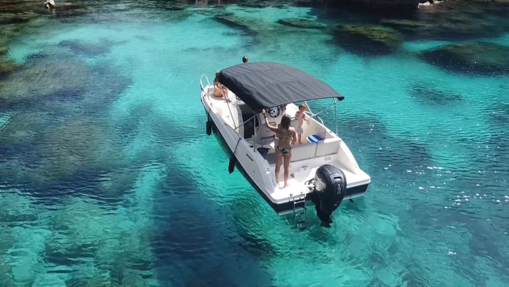 Your day in Menorca: Rent a motorboat for 8h30 of discovery